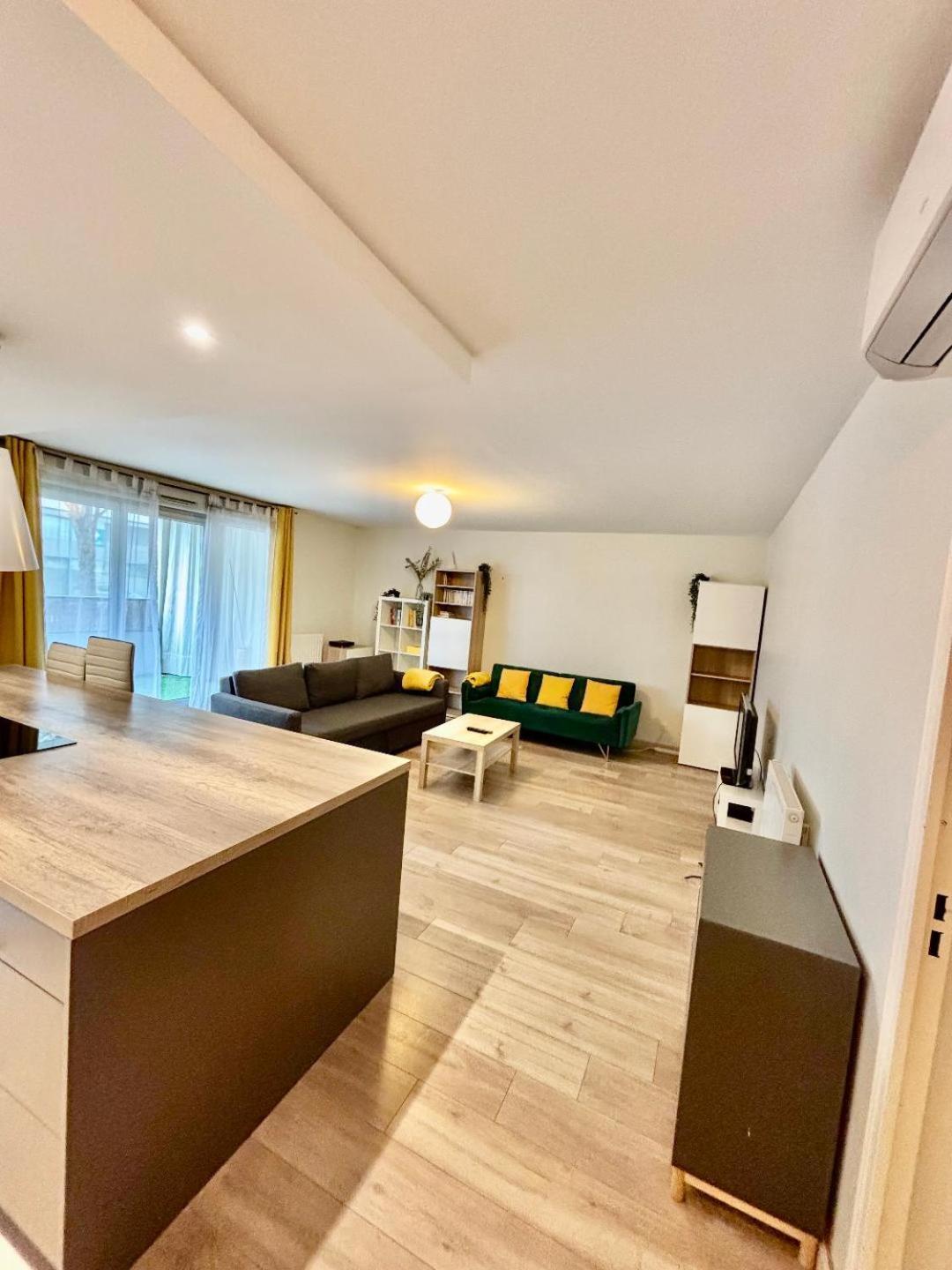 Top !!! 3 Chambres, Climatisation, Terrasse 维勒班 外观 照片