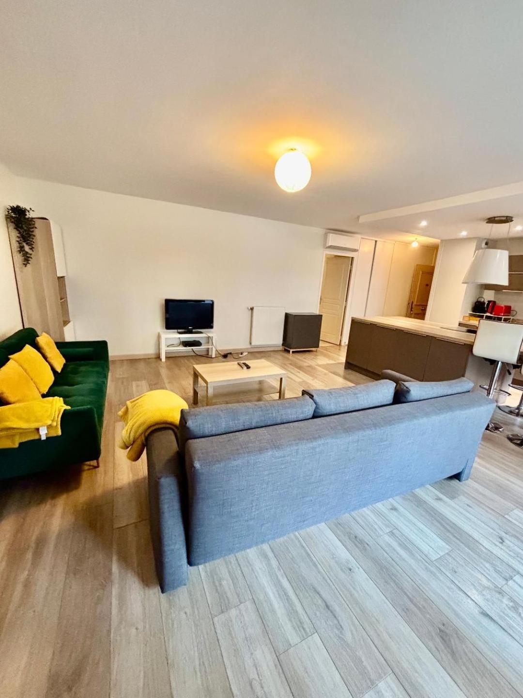 Top !!! 3 Chambres, Climatisation, Terrasse 维勒班 外观 照片